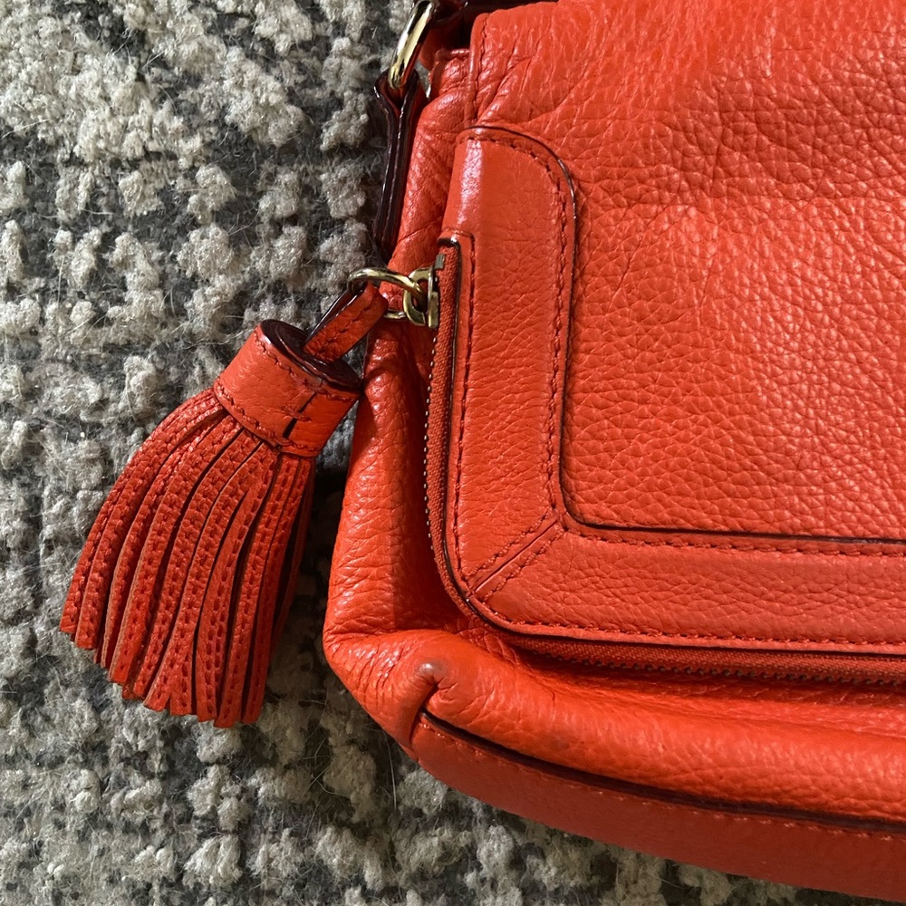 🧡 Pre-Loved Kate Spade Crossbody 🧡 - Picture 2 of 5